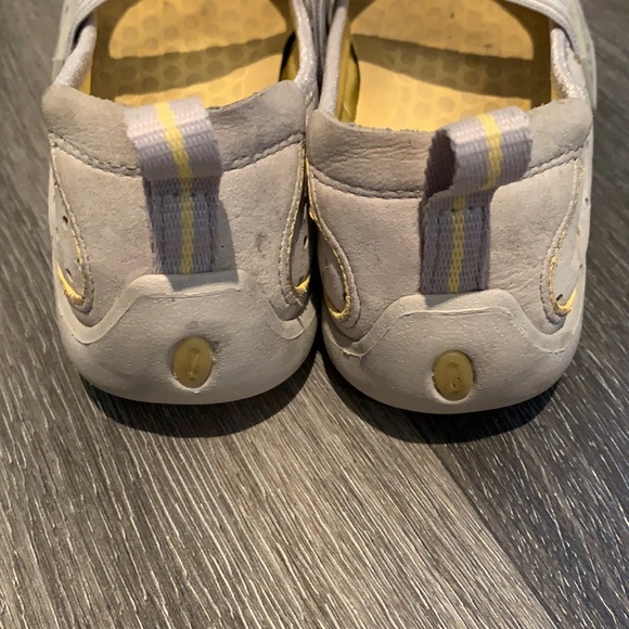 Privo Mary Janes - Picture 5 of 6